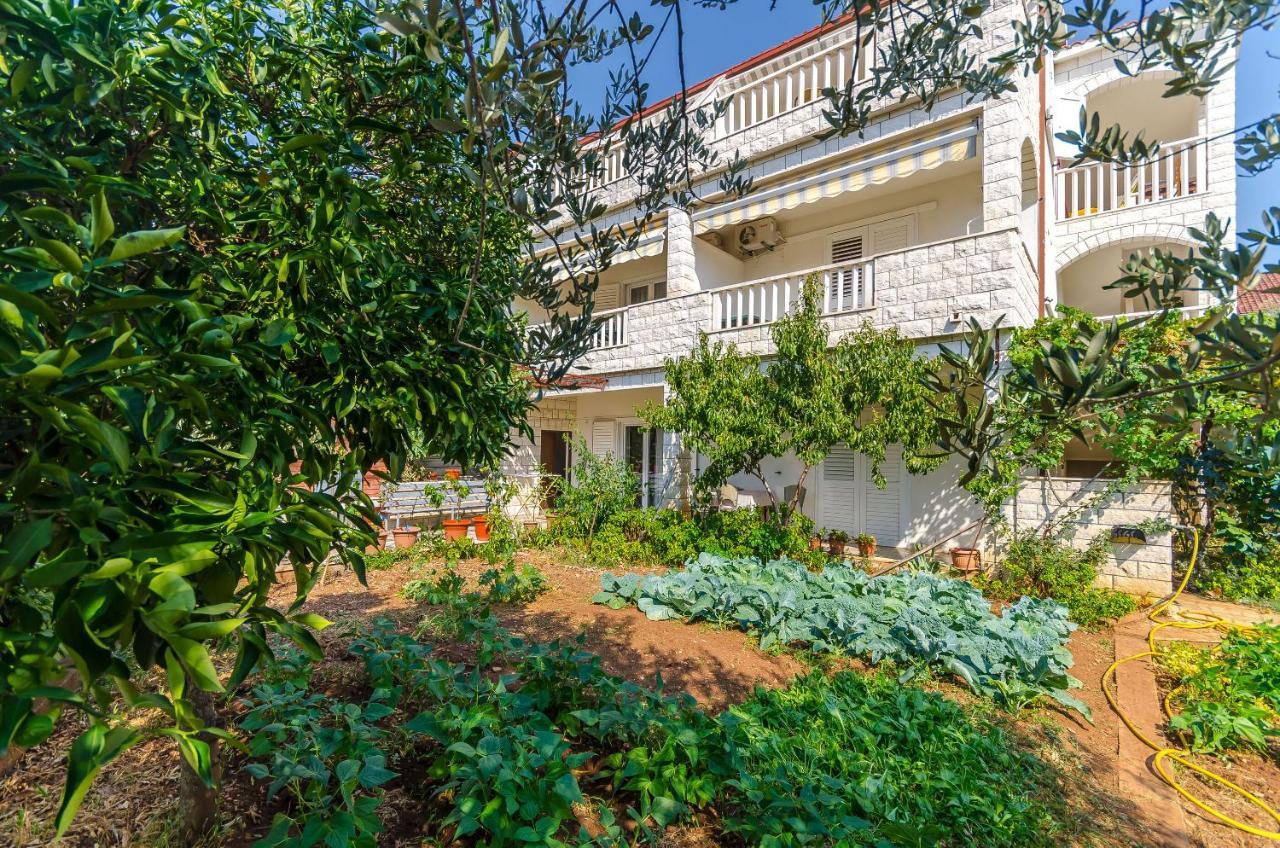 Apartments Tily Trogir Exterior photo