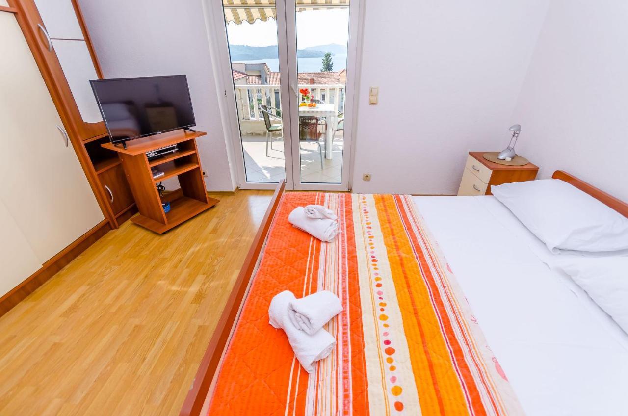 Apartments Tily Trogir Exterior photo